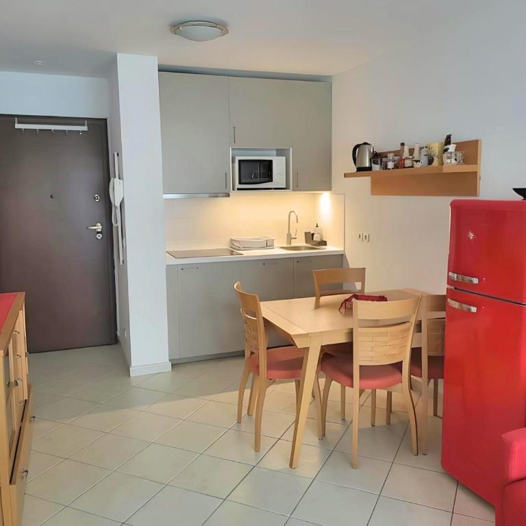 Appartement idéalement situé proche bord de mer - One-Bedroom Apartment - 10
