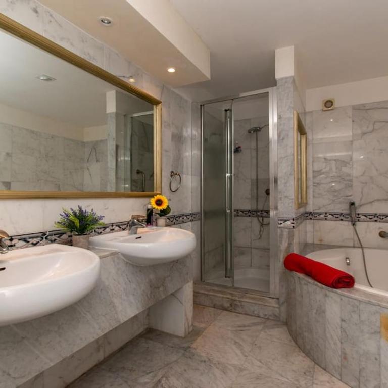 Villa Skylight Wonderful 7 Bedroom Villa - Villa - 26