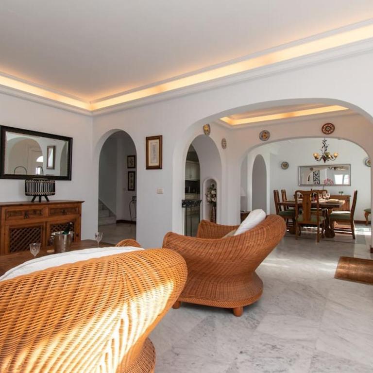 Villa Skylight Wonderful 7 Bedroom Villa - Villa - 11