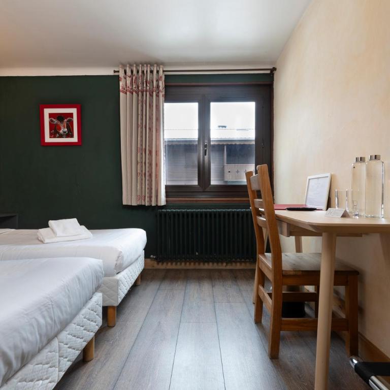 Le Saint Antoine - Chambre Lits Jumeaux Côté Vallée - 1