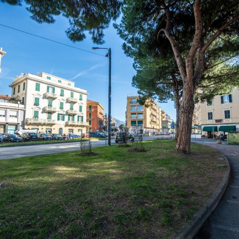 223 - Ma & Ma Luxury Apartment 1 grande - 500metri da mare e spiaggia, vicino alla Baia del Silenzio - PARCHEGGIO GRATIS PRIVATO INCLUSO - Appartamento con 2 Camere da Letto - 7