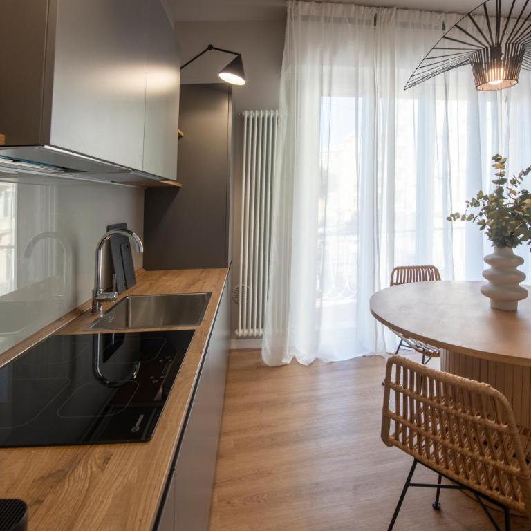 223 - Ma & Ma Luxury Apartment 1 grande - 500metri da mare e spiaggia, vicino alla Baia del Silenzio - PARCHEGGIO GRATIS PRIVATO INCLUSO - Appartamento con 2 Camere da Letto - 22