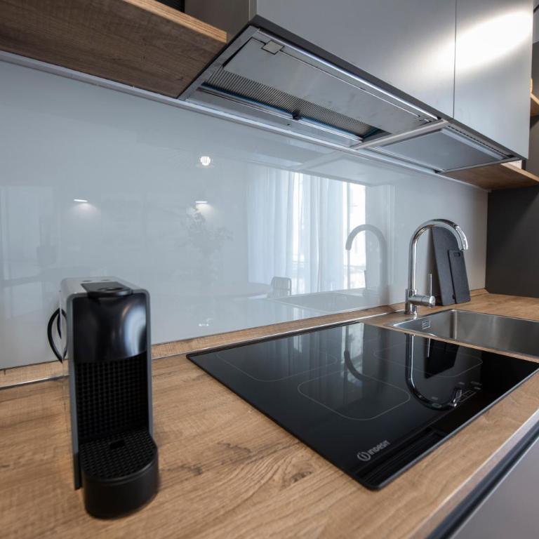 223 - Ma & Ma Luxury Apartment 1 grande - 500metri da mare e spiaggia, vicino alla Baia del Silenzio - PARCHEGGIO GRATIS PRIVATO INCLUSO - Appartamento con 2 Camere da Letto - 19