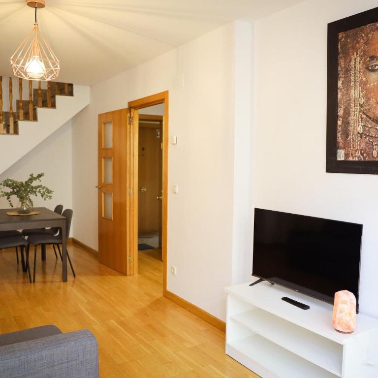 33 Pasos Catedral - 3 - Apartamento con balcón - 4