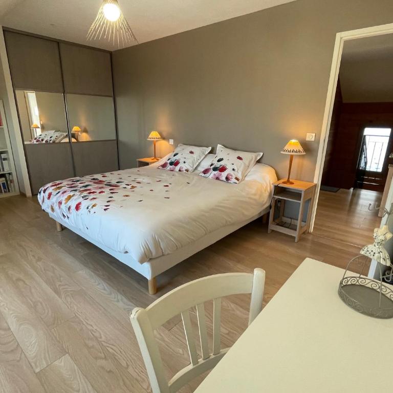 Gîte Au Coeur Du Noyau - Maison de Vacances - 69