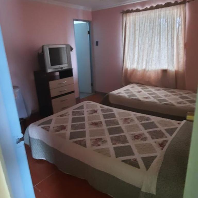 ALOJAMIENTO LAS LILAS - Habitación Doble Deluxe - 2 camas dobles - 8