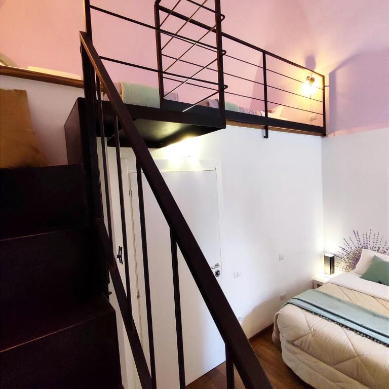 Loft Centro Storico Accesso Senza Scale "Carvajal Rooms " Due Passi dal Duomo, Netflix Incluso - Camera Quadrupla con Bagno Privato - 14