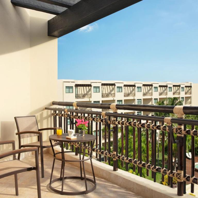 Dreams Riviera Cancun Resort & Spa - All Inclusive - Premium Deluxe Tropical and Garden View (King bed) - 4