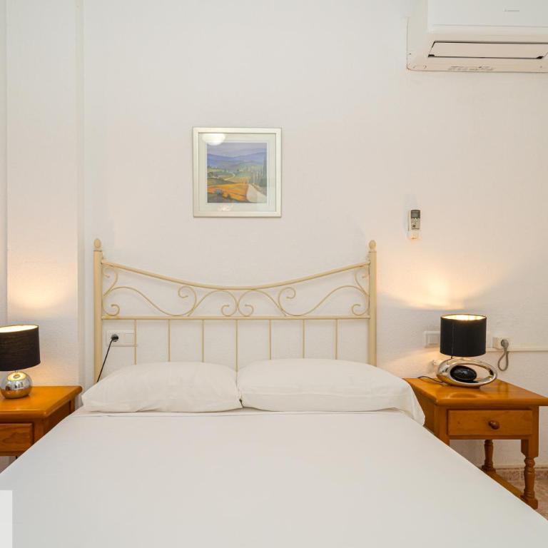 Villa Los Olivos El Poblet Private Pool - Three-Bedroom House - 16