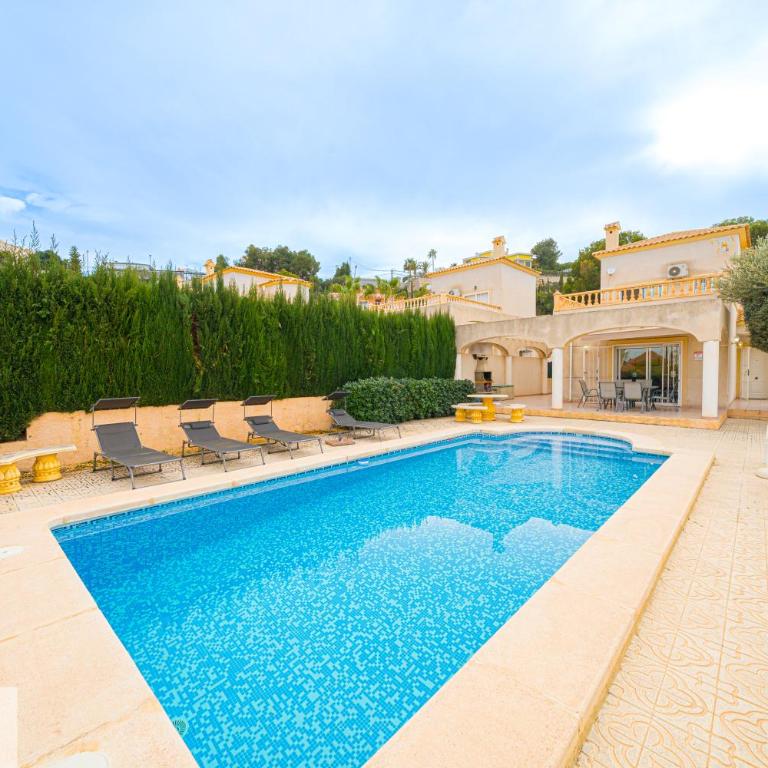 Villa Los Olivos El Poblet Private Pool - Three-Bedroom House - 1