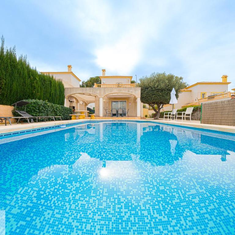 Villa Los Olivos El Poblet Private Pool - Three-Bedroom House - 2