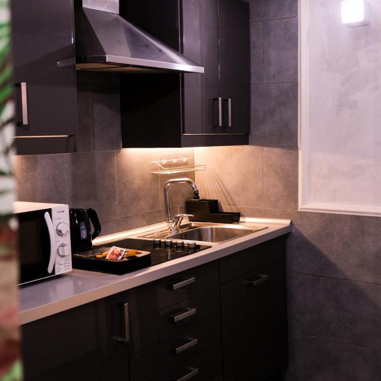 A un passo dal Castello Maschio ANGIOINO Appartment - Appartamento con 1 Camera da Letto - 16