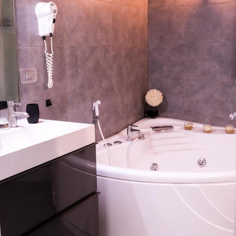 A un passo dal Castello Maschio ANGIOINO Appartment - Appartamento con 1 Camera da Letto - 11