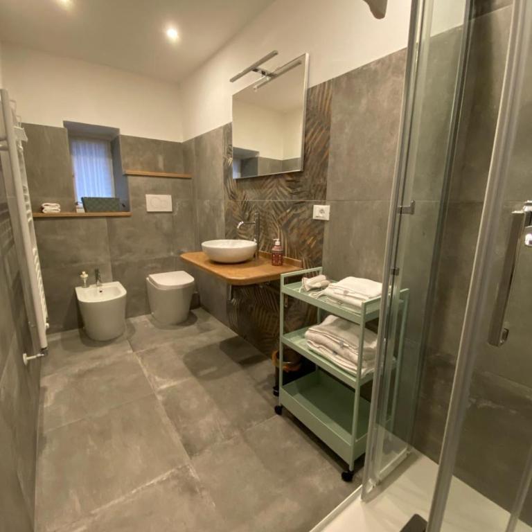 AffittaCamere Columbus - Camera Matrimoniale/Doppia con Letti Singoli con Bagno Privato Esterno - 2