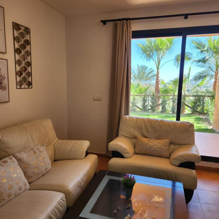 BAJO con JARDÍN PROPIO EN VALLE DEL ESTE GOLF!! - Apartamento de 2 dormitorios - 52