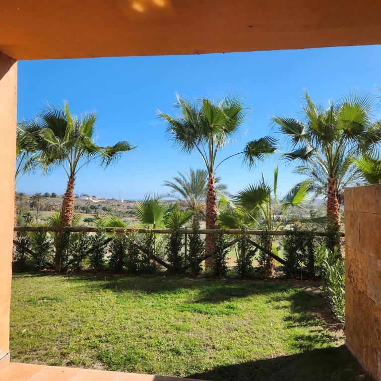 BAJO con JARDÍN PROPIO EN VALLE DEL ESTE GOLF!! - Apartamento de 2 dormitorios - 54