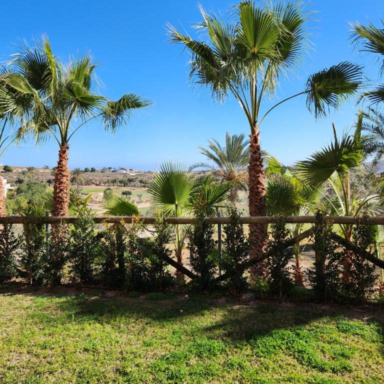 BAJO con JARDÍN PROPIO EN VALLE DEL ESTE GOLF!! - Apartamento de 2 dormitorios - 56