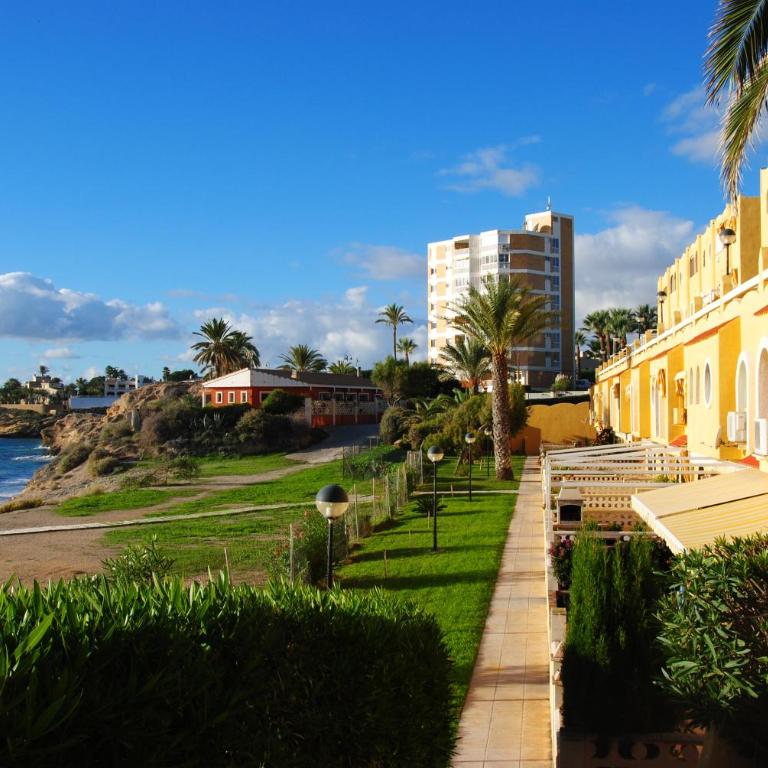 Beautiful home 50m private beach Campello Alicante long-term rental only - Casa de 2 dormitorios - 2