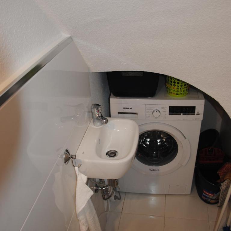 Beautiful home 50m private beach Campello Alicante long-term rental only - Casa de 2 dormitorios - 20