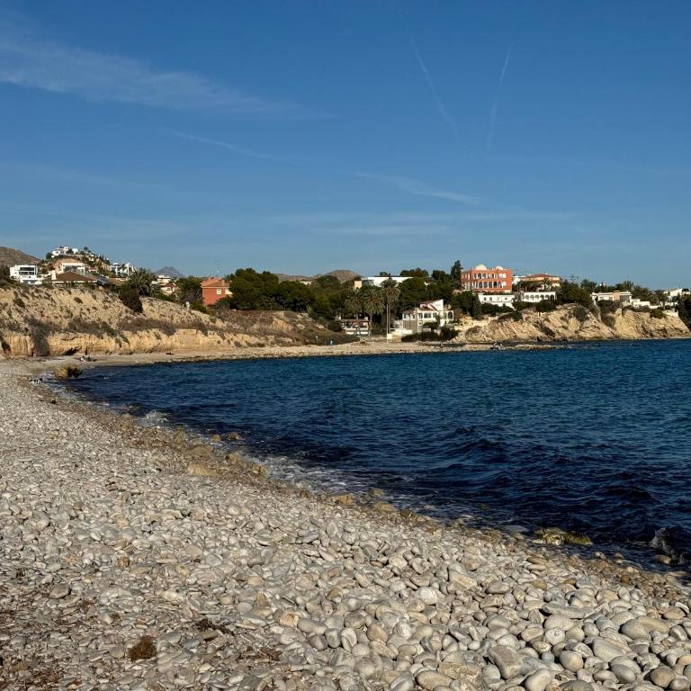 Beautiful home 50m private beach Campello Alicante long-term rental only - Casa de 2 dormitorios - 32