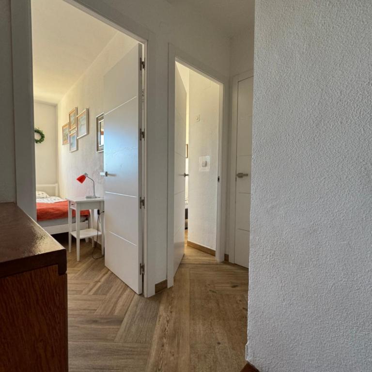 Beautiful home 50m private beach Campello Alicante long-term rental only - Casa de 2 dormitorios - 22
