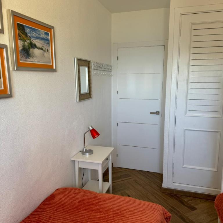 Beautiful home 50m private beach Campello Alicante long-term rental only - Casa de 2 dormitorios - 31