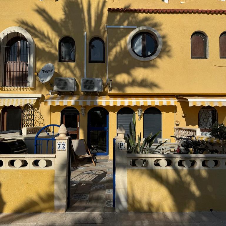 Beautiful home 50m private beach Campello Alicante long-term rental only - Casa de 2 dormitorios - 10
