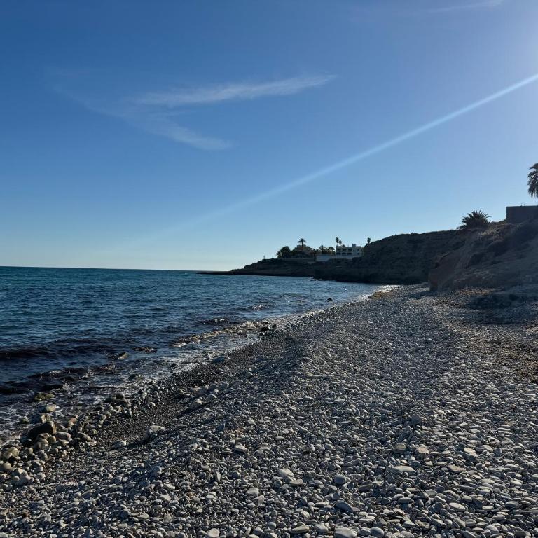 Beautiful home 50m private beach Campello Alicante long-term rental only - Casa de 2 dormitorios - 33