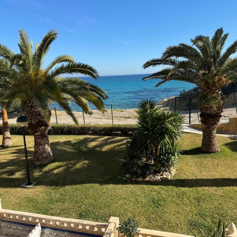 Beautiful home 50m private beach Campello Alicante long-term rental only - Casa de 2 dormitorios - 30