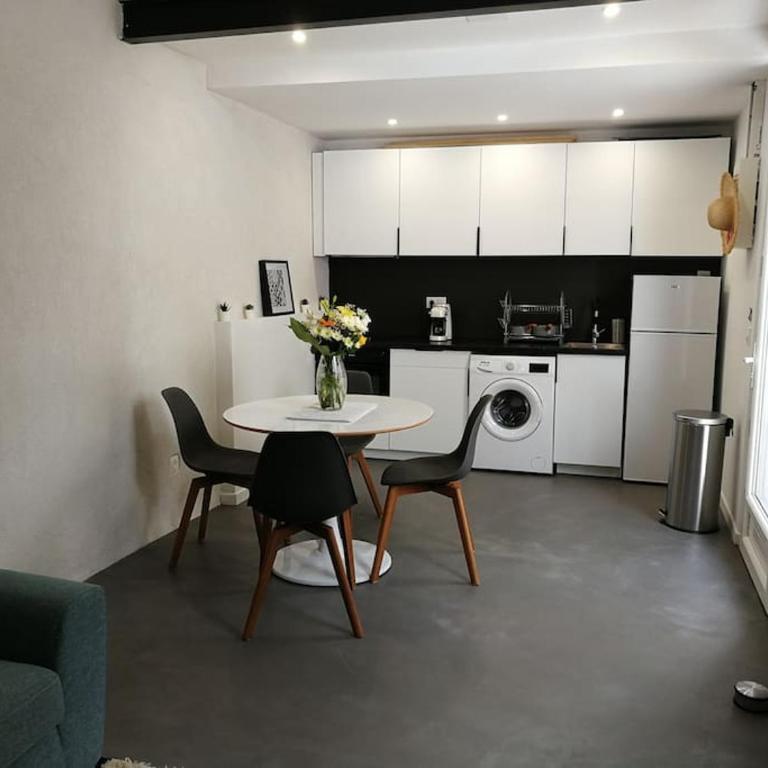 Villa au Calme avec Extérieur et parking gratuit aux portes d'Aix et Marseille Emplacement idéal - Villa 2 Chambres - 2