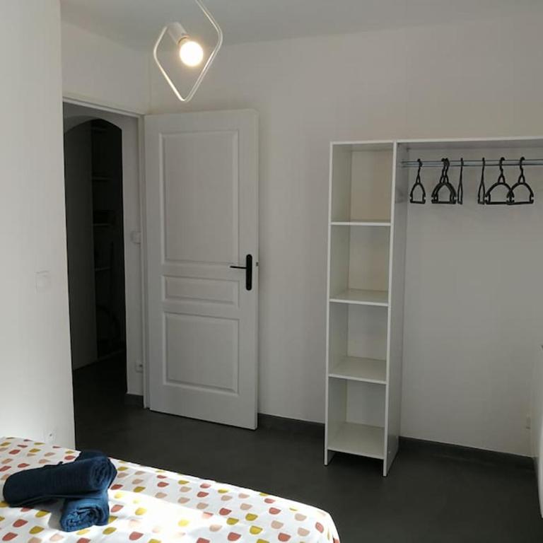 Villa au Calme avec Extérieur et parking gratuit aux portes d'Aix et Marseille Emplacement idéal - Villa 2 Chambres - 5