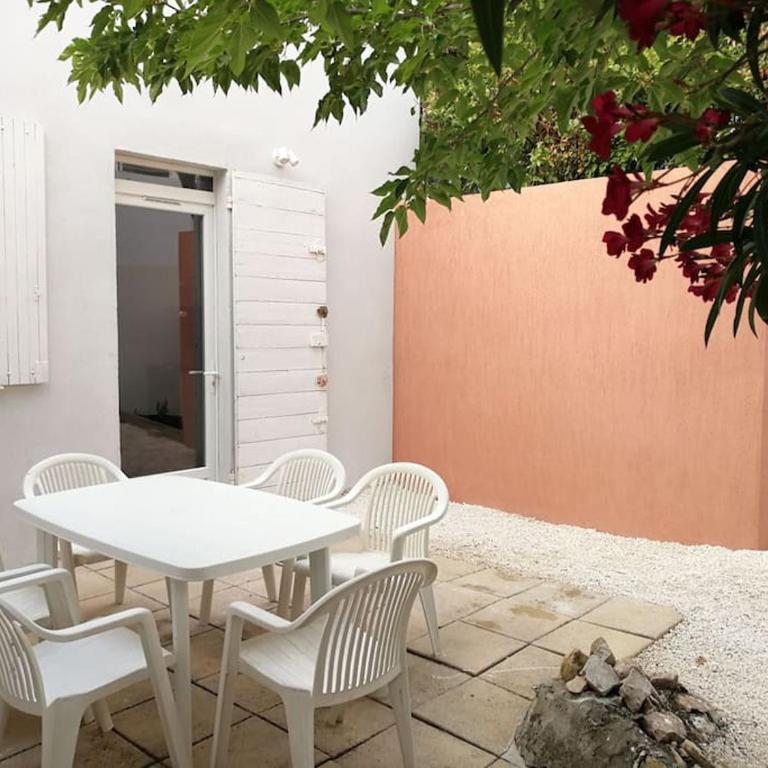 Villa au Calme avec Extérieur et parking gratuit aux portes d'Aix et Marseille Emplacement idéal - Villa 2 Chambres - 14