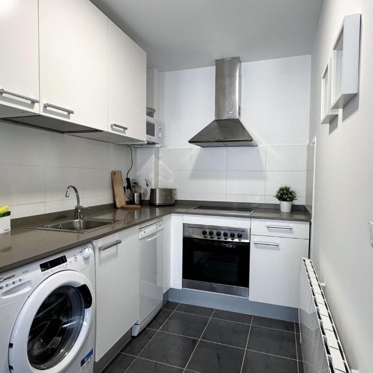 Apartamento acogedor y moderno cerca de la playa con piscina comunitaria, parking y wifi - ES-228-173 - Apartamento - 15