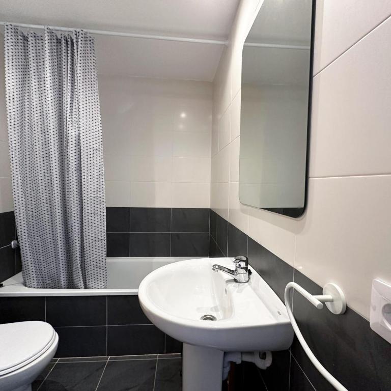 Apartamento acogedor y moderno cerca de la playa con piscina comunitaria, parking y wifi - ES-228-173 - Apartamento - 16