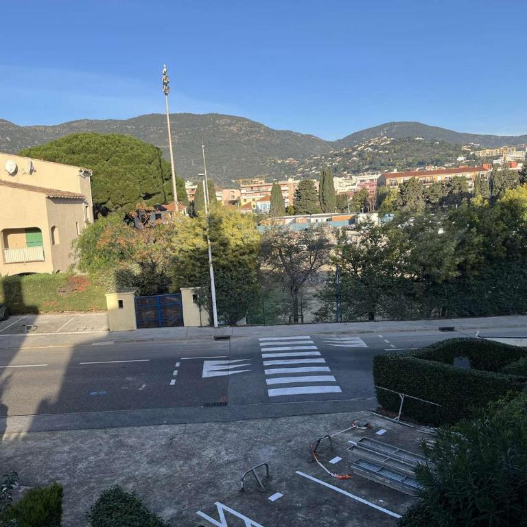 Appartement climatisé à Cavalaire-sur-Mer, 2 pièces, parking privé, proche plages et commerces - FR-1-226B-181 - Appartamento - 2