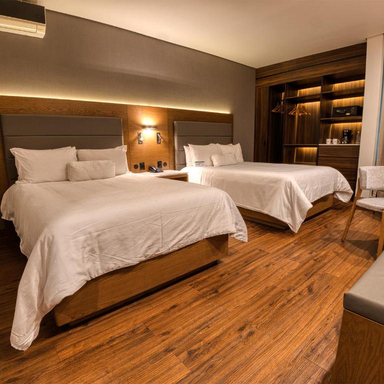 Victoria Ejecutivo - Superior Double Room with Two Double Beds - 1