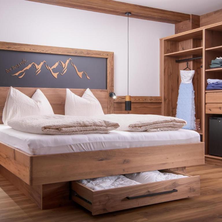 Pension-Appartement Sonnwend - Doppelzimmer mit Dusche - 1
