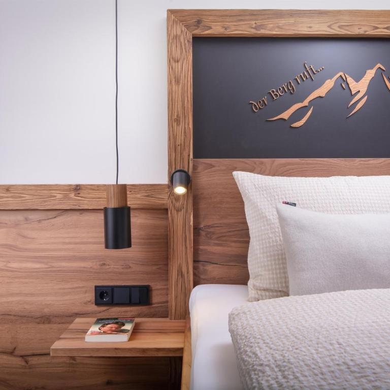 Pension-Appartement Sonnwend - Doppelzimmer mit Dusche - 2