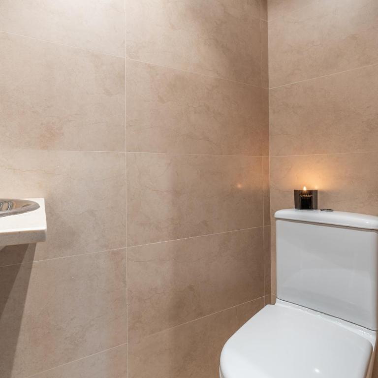tuGuest Hermosa Apartment - Two-Bedroom Apartment - 24