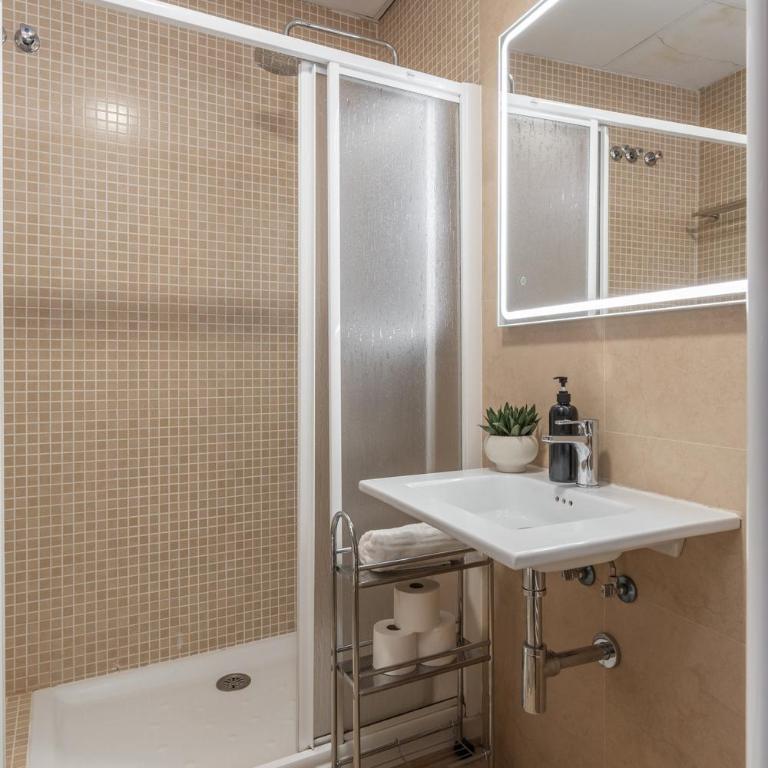 tuGuest Hermosa Apartment - Two-Bedroom Apartment - 21