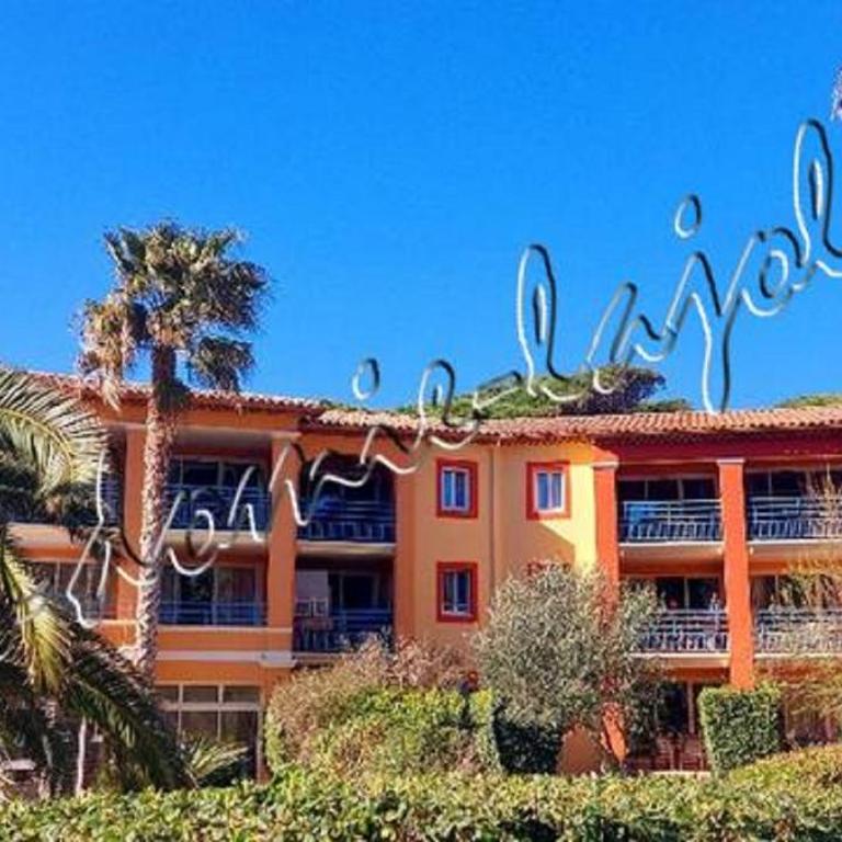 HYERES, Magnifique Parc de la Presqu'île avec Piscine et Plage face à Porquerolles ! - Apartment - 55