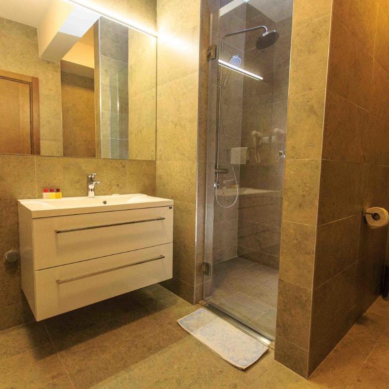 Apartments Kuce Lekovica Beach & snack bar- Bistro - One-Bedroom Apartment with Terrace and Sea View - 41