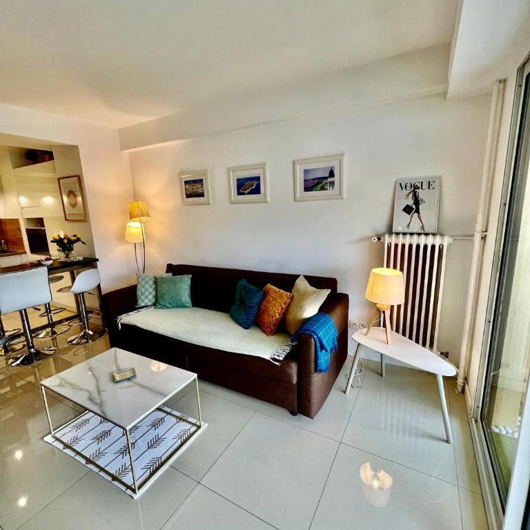 Cosy Lumineux 1 Chambre Calme Central-Terrasse 10 minutes Palais 5 min Centre - Appartement avec Terrasse - 9