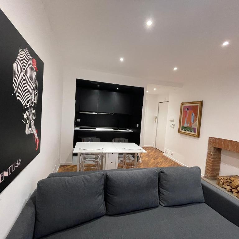 APartmenTorino - One-Bedroom Apartment - 1