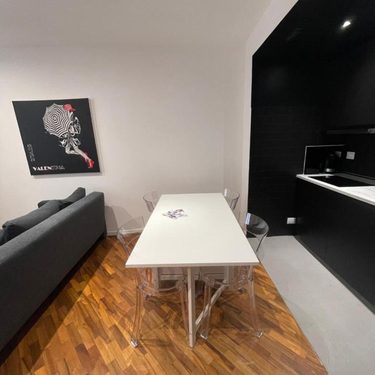 APartmenTorino - One-Bedroom Apartment - 5