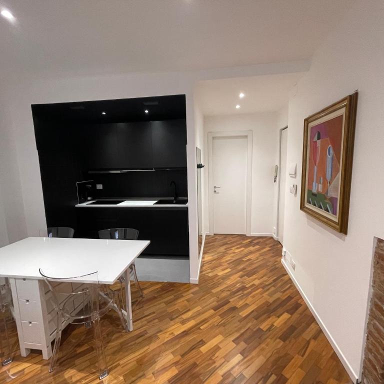 APartmenTorino - One-Bedroom Apartment - 9