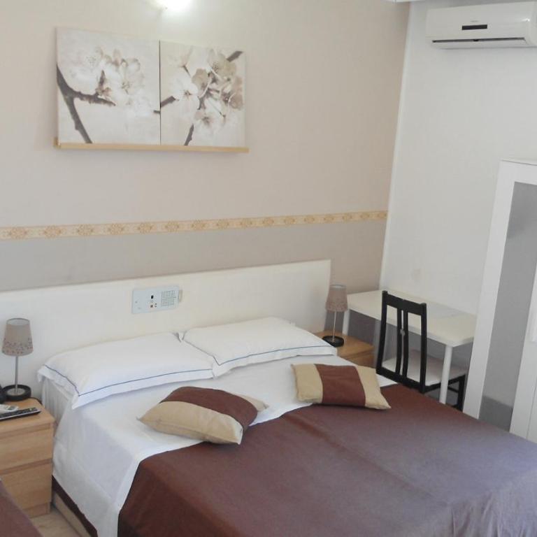 Hotel Indipendenza - Superior Triple Room with Terrace - 6