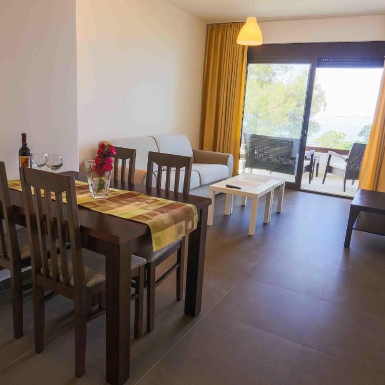 Apartments Kuce Lekovica Beach & snack bar- Bistro - One-Bedroom Apartment with Terrace and Sea View - 44
