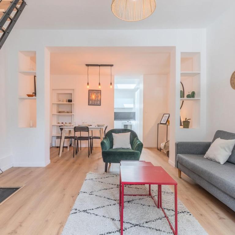2 BR house w/ terrace, near train stations & metro - Maison de Vacances - 4
