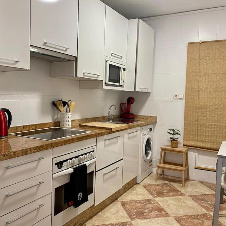 Alojamiento en Málaga cerca de FYCMA y aeropuerto - Casa de 3 dormitorios - 9